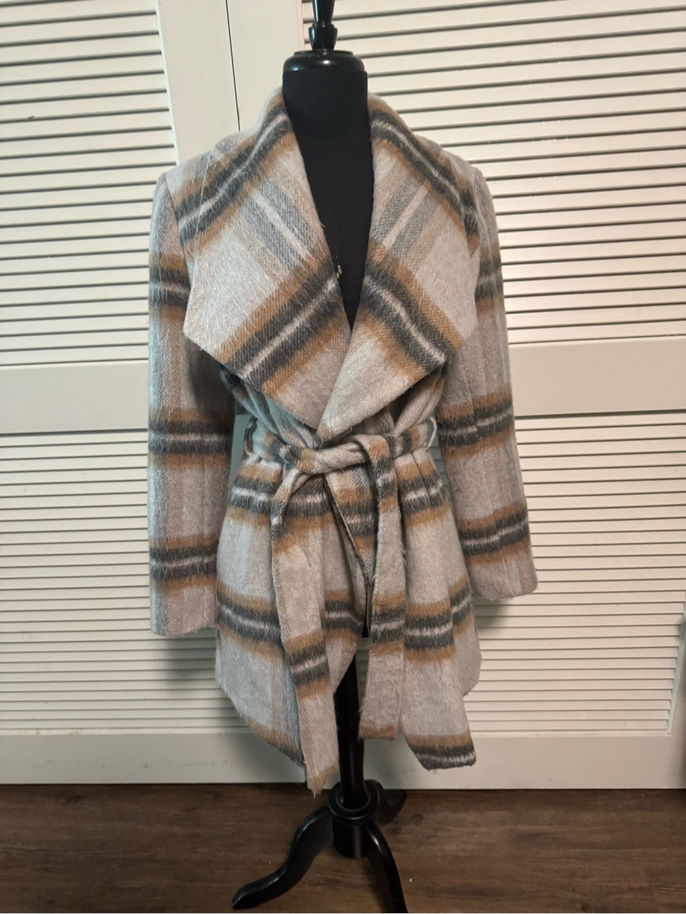Tahari Plaid Shawl-Collar Belted Trench Coat - Gray & Tan